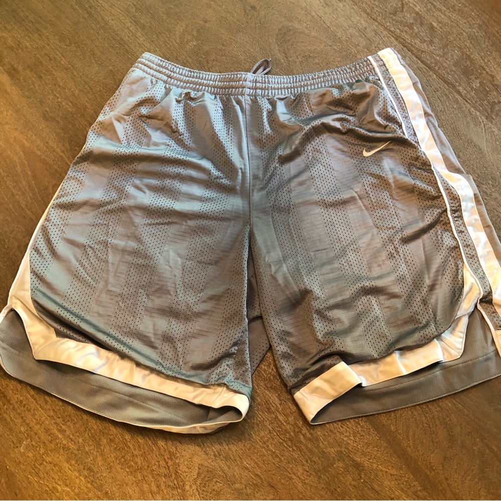 NIKE Athletic Shorts Gray   XXL